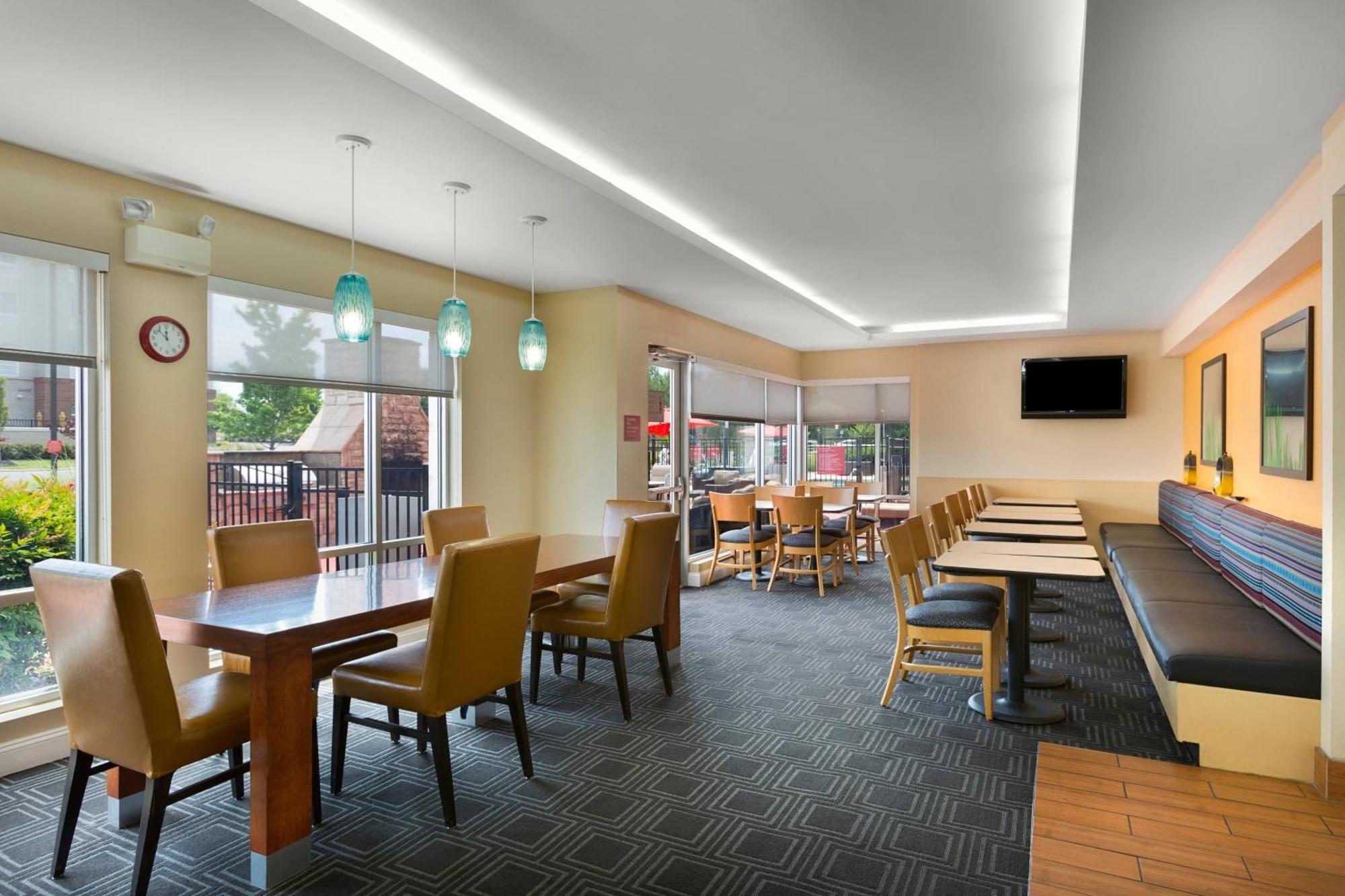 Towneplace Suites By Marriott Рок-Хилл Экстерьер фото